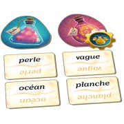 Zoom sur les fioles, cartes Pensée et jetons Outil du jeu.
