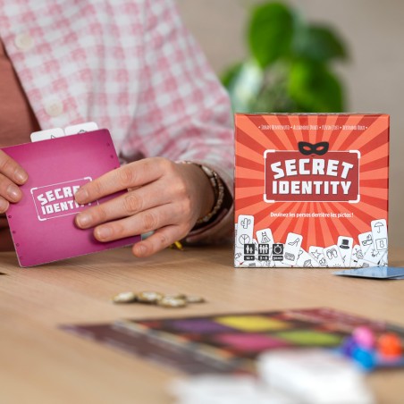 Secret Identity, photo du plateau de jeu d'ambiance Funnyfox